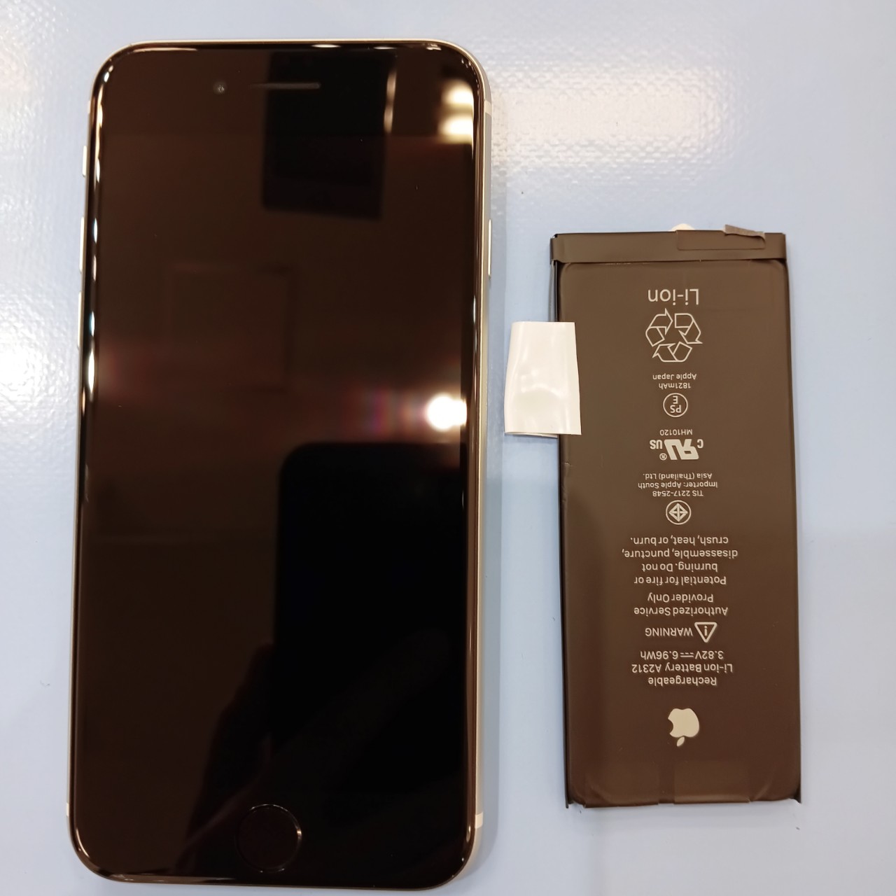 博多店】・iPhoneSE3／バッテリー交換／福岡市南区よりご来店