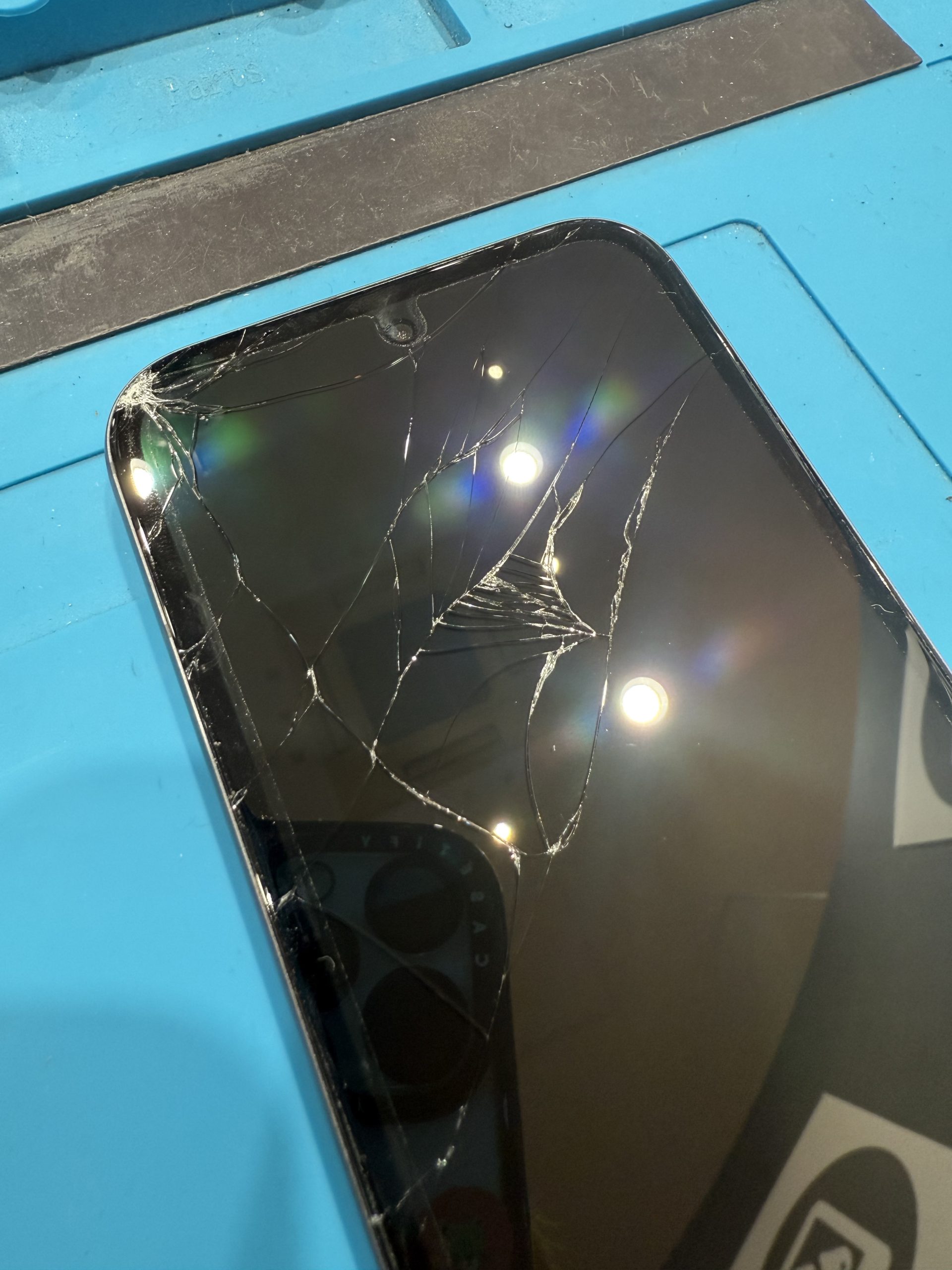 Google pixel8a液晶画面修理 箱崎よりご来店 | iPhone修理・iPad修理